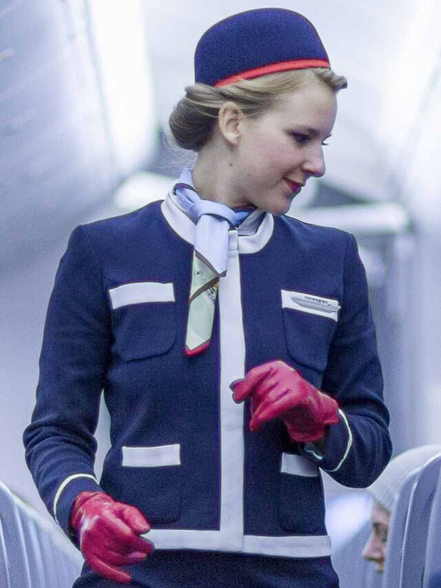Flight attendant salary and job requirements